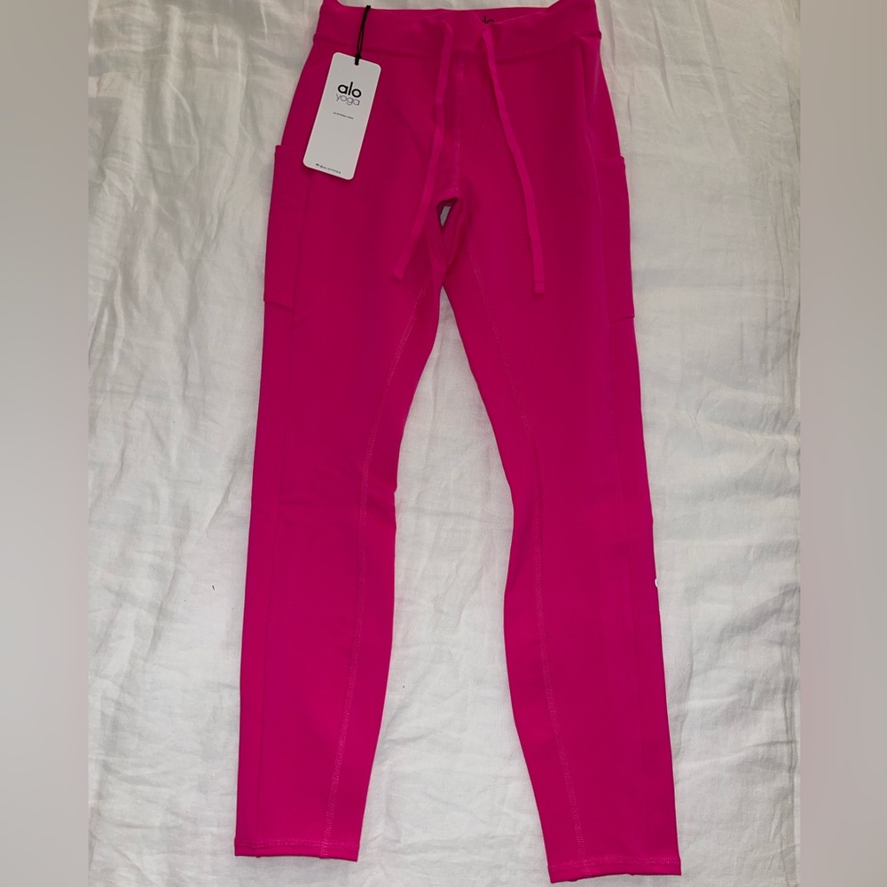 BRAND NEW ALO LEGGINGS